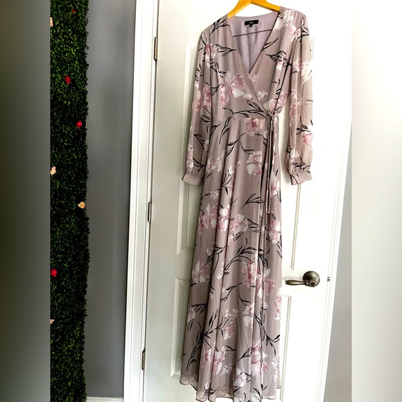 Long sleeve Wrap Dress - Picture 1 of 2